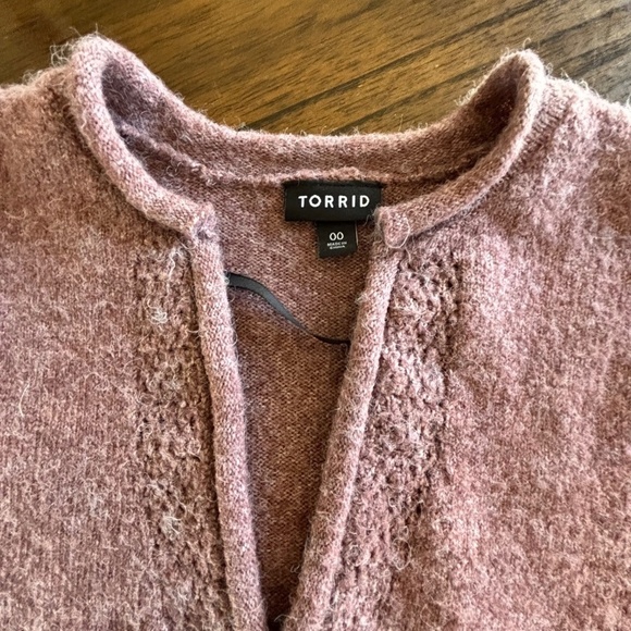 Torrid short sleeve ruffle sleeve knit v-neck sweater dusty rose size 00 - Picture 10 of 14